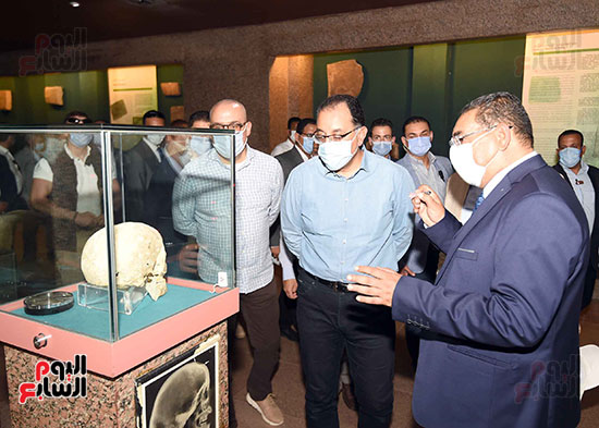 رئيس الوزراء يتجول بمتحف النوبة ويطمئن على الالتزام بالإجراءات الاحترازية‎ تصوير سليمان العطيفى (4)