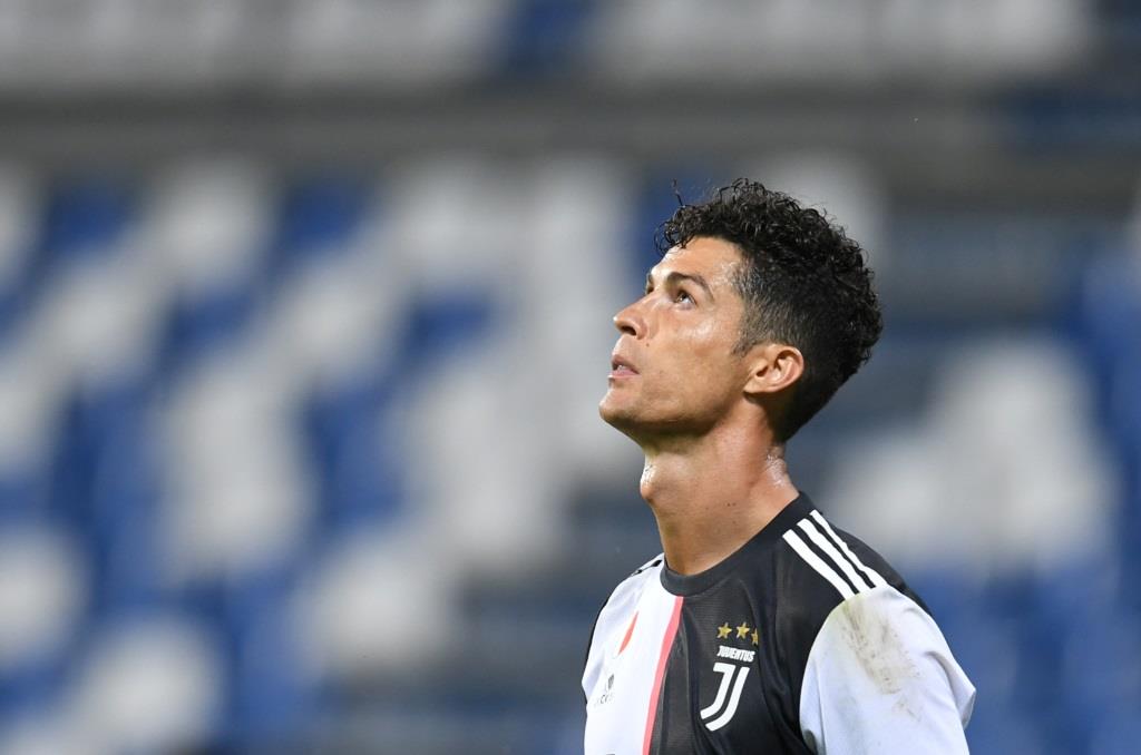 رونالدو يترقب