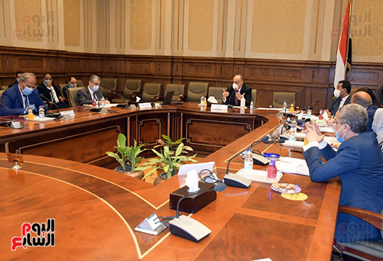اجتماع لجنة المشروعات الصغيرة والمتوسطة بمجلس النواب (6)