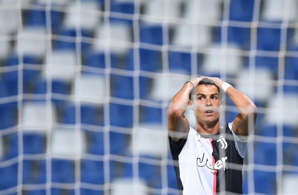 رونالدو بعد إهدار فرصة في مباراة يوفنتوس وساسولو