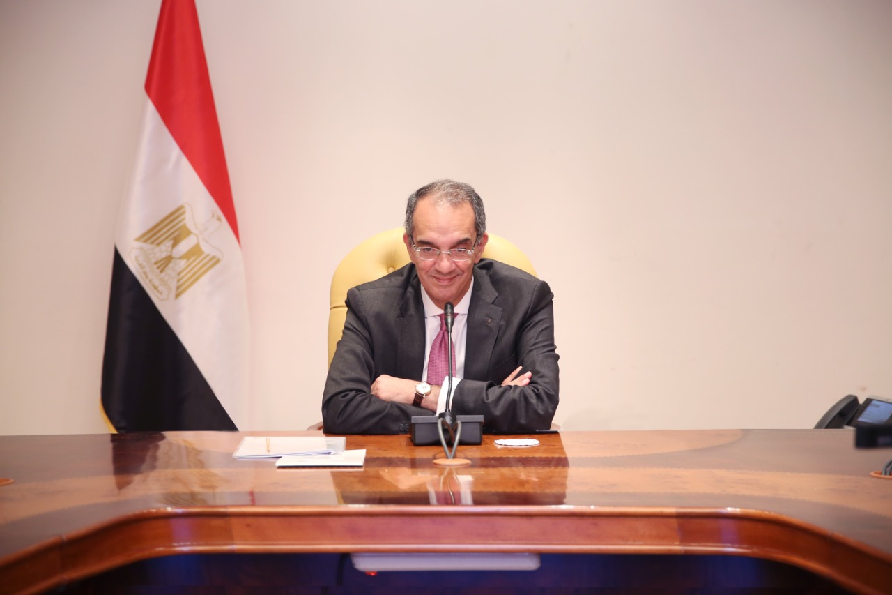 عمرو طلعت وزير الاتصالات