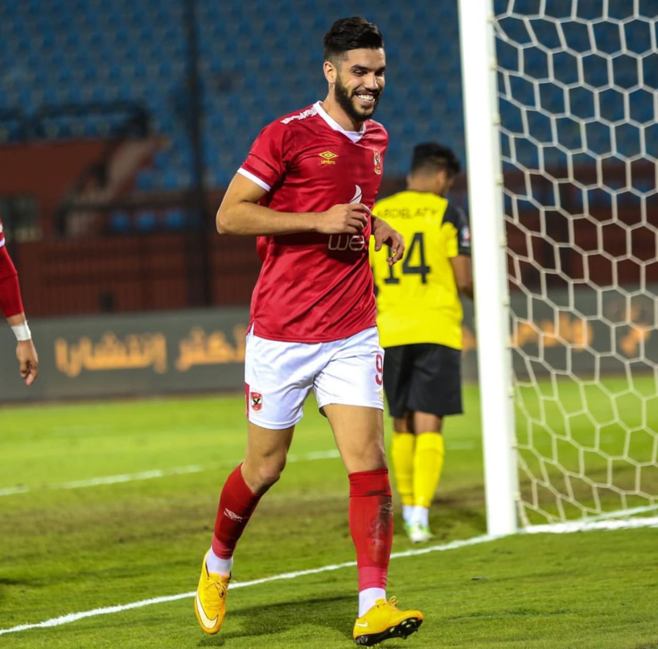 فرحة أزارو بهدف للاهلى فى مرمى دجلة فرحة أزارو بهدف للاهلى فى مرمى دجلة