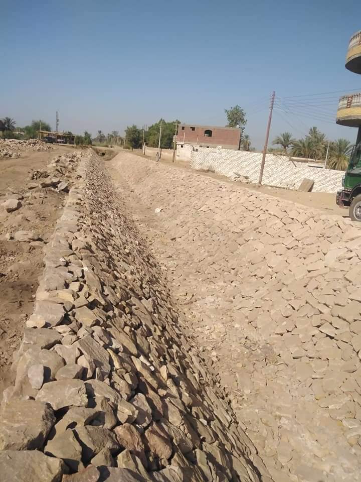 تأهيل منطقة ابو راسيه ضمن المشروع القومى لتأهيل الترع بأسوان  (1)