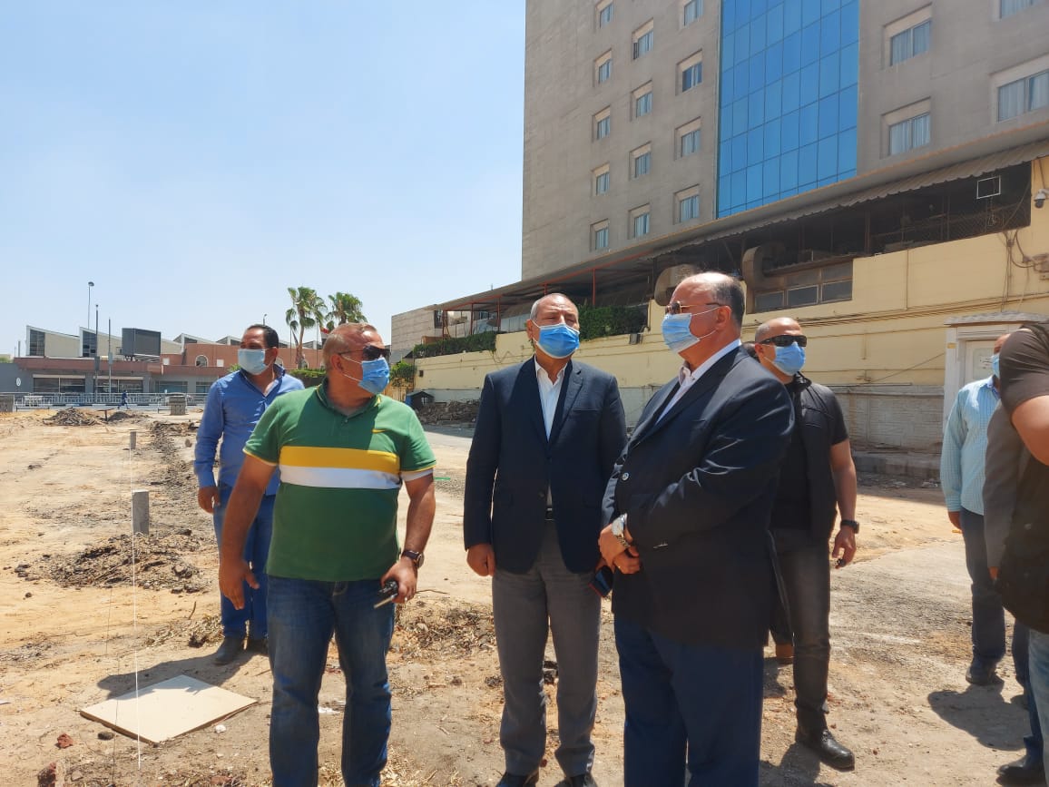 محافظ القاهرة يتفقد أعمال تطوير محور جسر السويس (4)