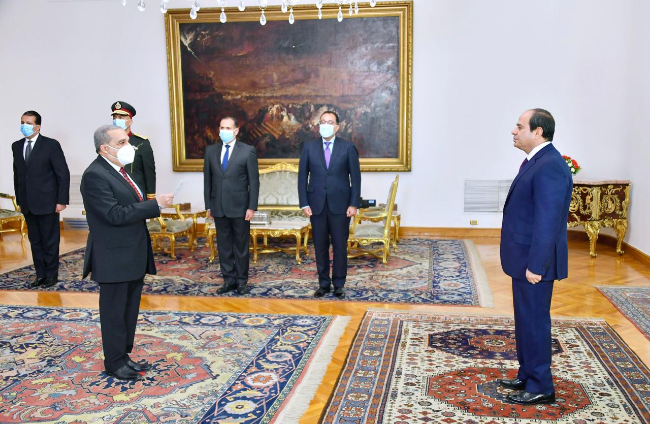 الرئيس السيسي يشهد أداء اللواء محمد مرسي اليمين وزيرا للإنتاج الحربي (1)