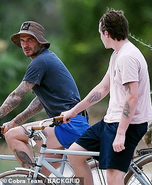 بيكهام يقود العجلة بيكهام يقود العجلة