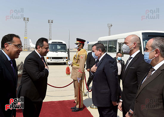 رئيس الوزراء اليمنى يرحب بالجانب المصرى