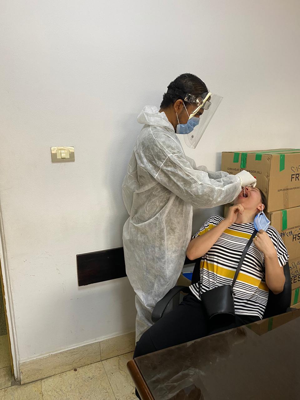 مسحات ناشئات اليد