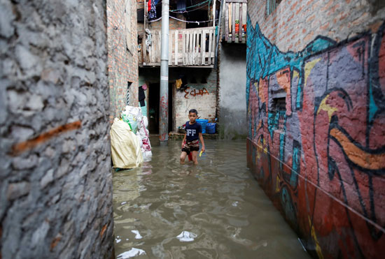 فيضان النيبال شرد المئات من الأسر