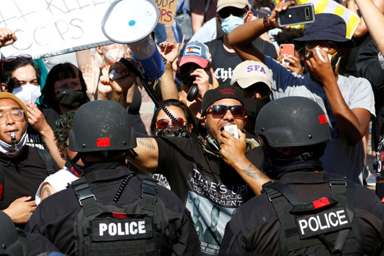 الشرطة خلال مظاهرات ولاية كلورادو