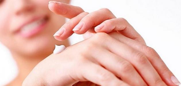 وصفات طبيعية لتنعيم اليدين