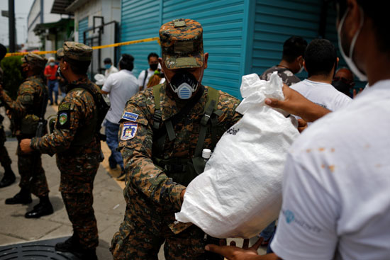 انتشار الجيش السلفادورى فى البلاد