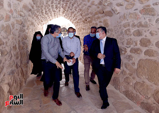 رئيس الوزراء يتفقد أعمال تطوير دير سانت كاترين‎ تصوير سليمان العطيفى (4)