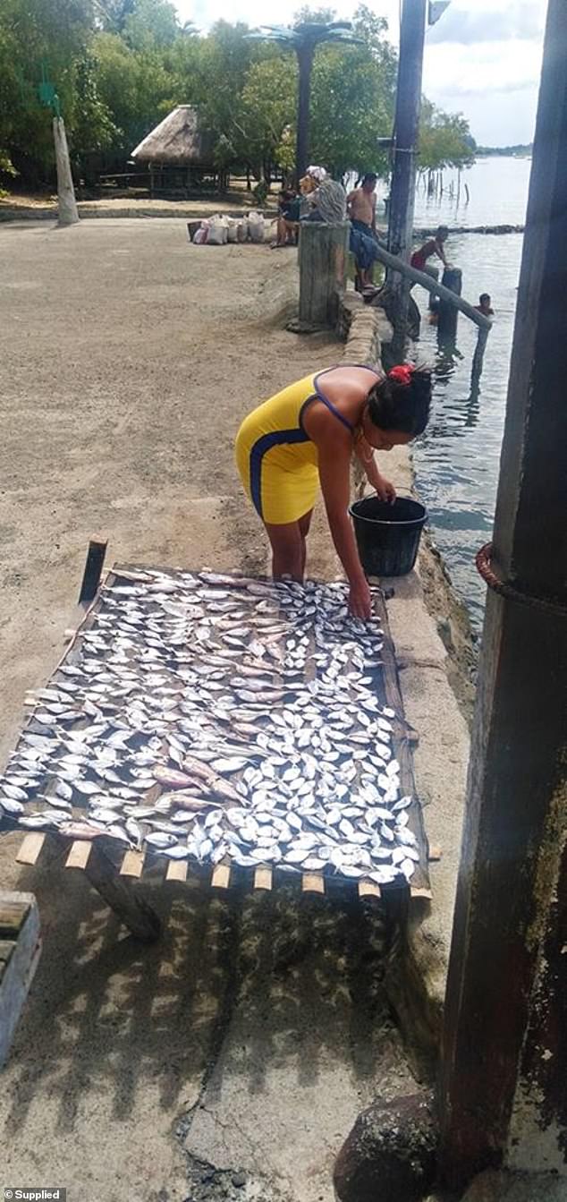 استراليان عالقان في الفلبين بسبب كورونا يشترون قاربا للصيد بعد نفاد مالهم (2)