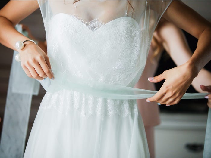 قياس فستان الزفاف