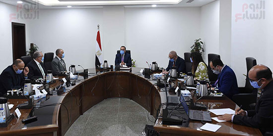 رئيس الوزراء يتابع ملفات استصلاح الأراضى فى سيناء وجهود توفير المياه (3)