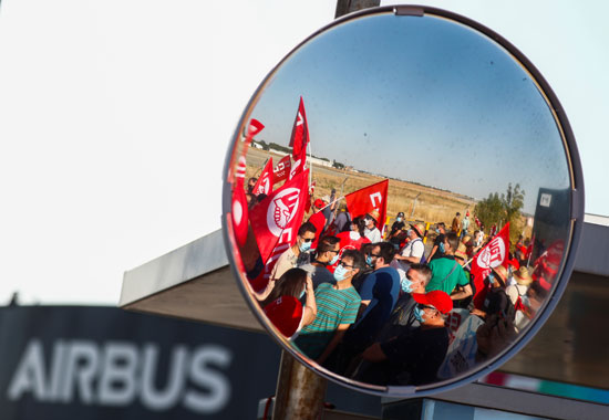 جانب من المسيرة ضد تسريح العمالة من ايرباص