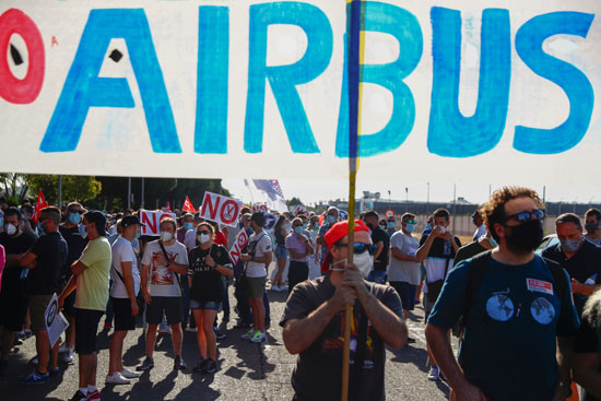 احتجاجات فى إسبانيا لتسريح العمالة بمصنع إيرباص