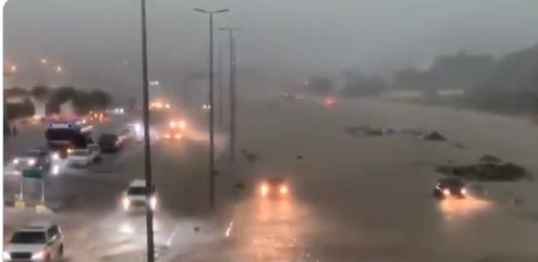 أمطار غزيرة على الطائف في السعودية (2)