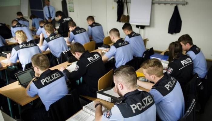 127-142655-spelling-skills-german-police_700x400