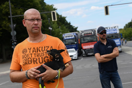 سائقو الشاحنات في ألمانيا يحتجون على تدابير كورونا