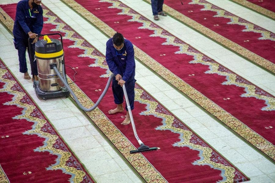 أعمال تنظيف مسجد نمرة