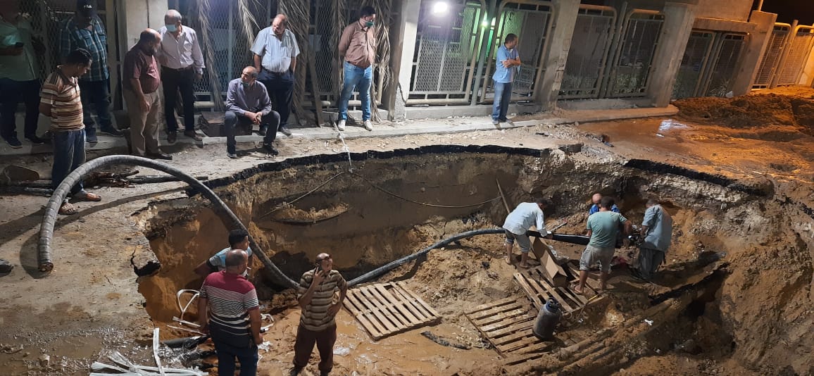 أعمال اصلاح كابل كهرباء محطة مياه امبابة (3)