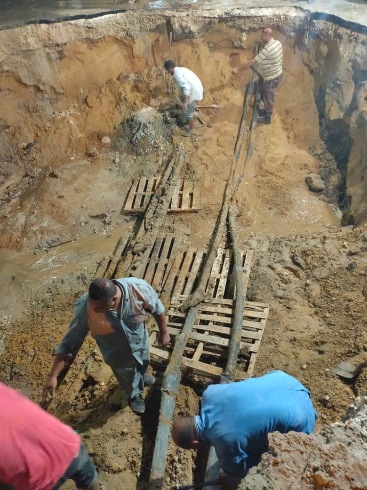 أعمال اصلاح كابل كهرباء محطة مياه امبابة (4)