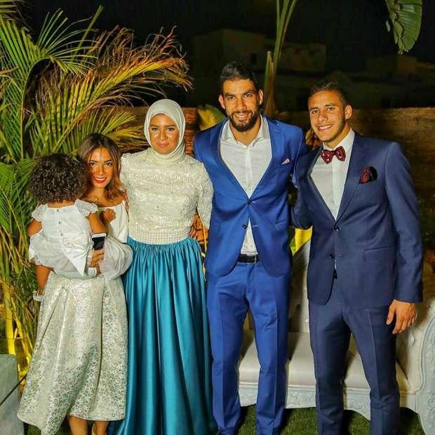 صور.. أجمل عائلات مشاهير الكرة بعد الظهور الأول لـ &quot;كيان&quot; مع محمد صلاح -  اليوم السابع