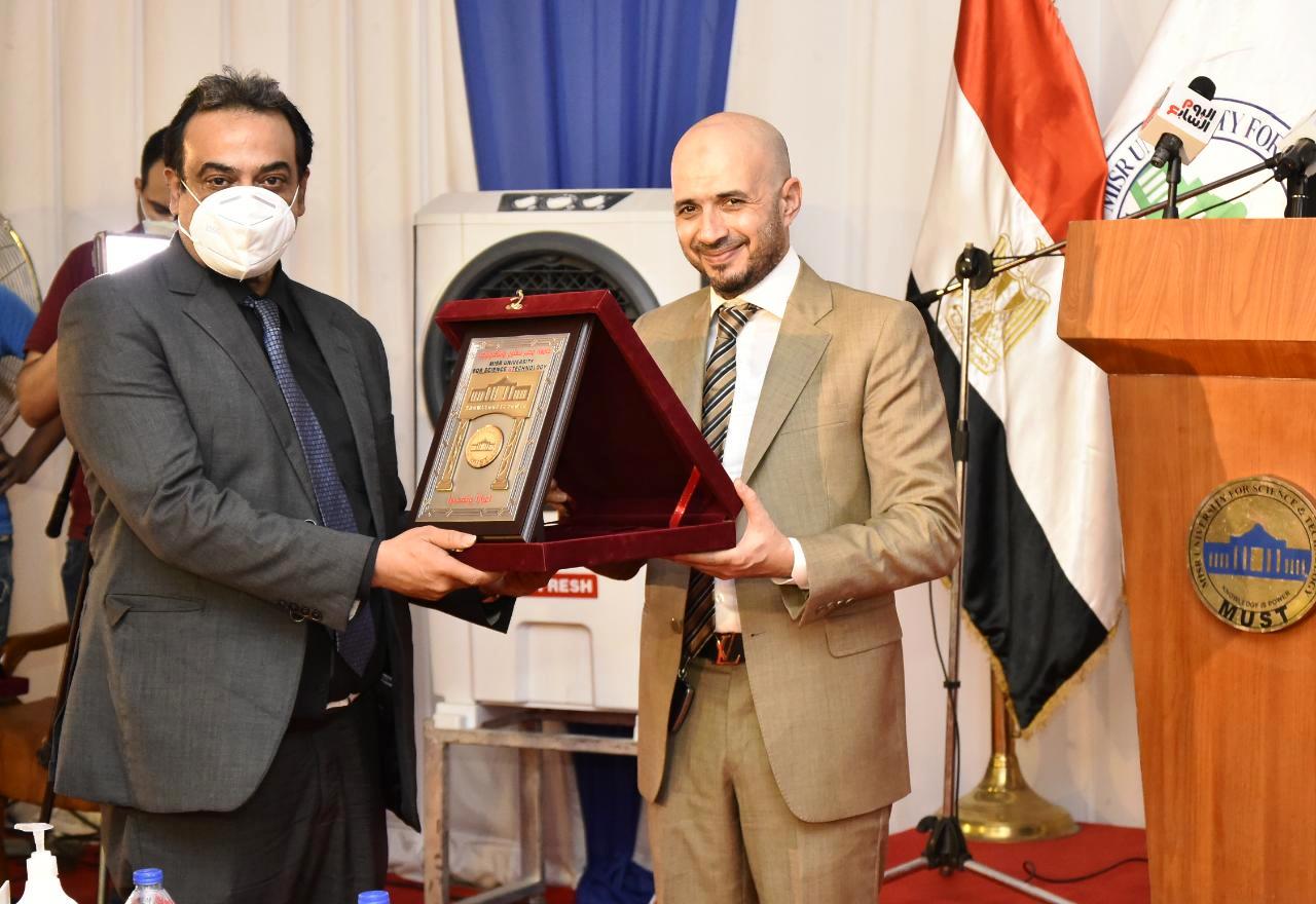 افتتاح دار العزل الصحى لمستشفى سعاد كفافى بجامعة مصر للعلوم والتكنولوجيا (7)