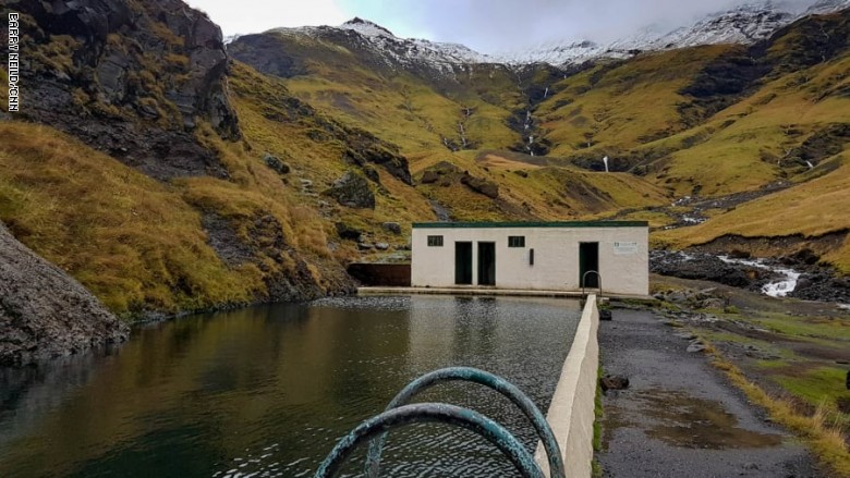مسبح سيلجا فاليدج بأيسلندا