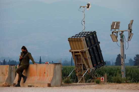 القوات الإسرائيلية على الشريط الحدودى