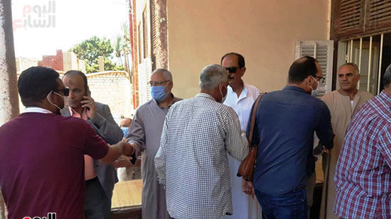 تشييع-جثمان-طبيب-الغلابى-الدكتور-محمد-مشالى-لمثواه-الأخير--(15)