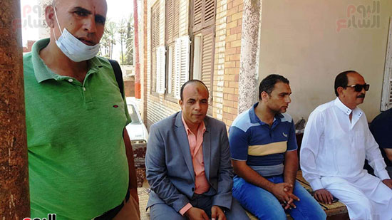 تشييع-جثمان-طبيب-الغلابى-الدكتور-محمد-مشالى-لمثواه-الأخير--(20)