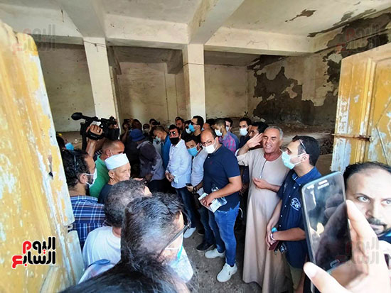 تشييع-جثمان-طبيب-الغلابى-الدكتور-محمد-مشالى-لمثواه-الأخير--(1)