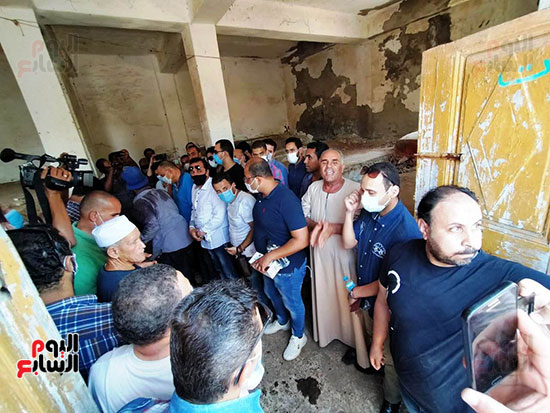 تشييع-جثمان-طبيب-الغلابى-الدكتور-محمد-مشالى-لمثواه-الأخير--(2)