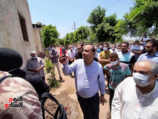 تشييع-جثمان-طبيب-الغلابى-الدكتور-محمد-مشالى-لمثواه-الأخير--(6)