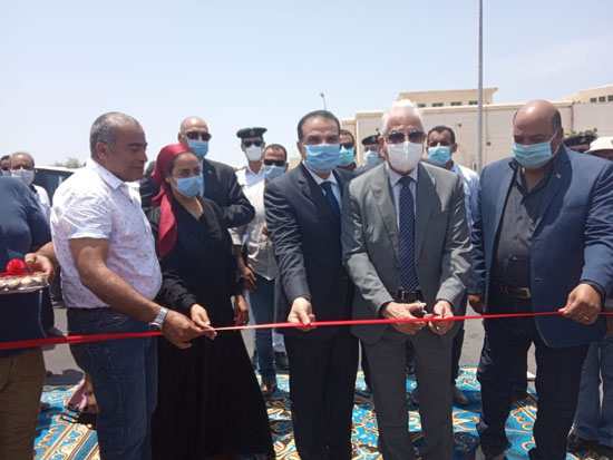 محافظ جنوب سيناء ومدير الأمن يفتتحان ملعبا خماسيا بنادى الشرطة (1)