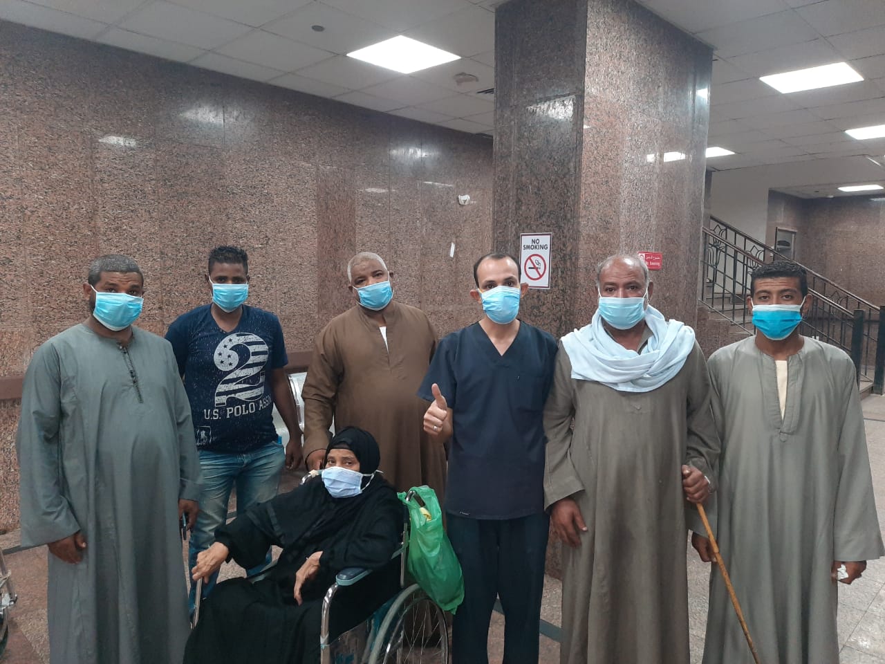 شفاء 13 حالة من كورونا وخروجهم من مستشفى الأقصر العام (2)