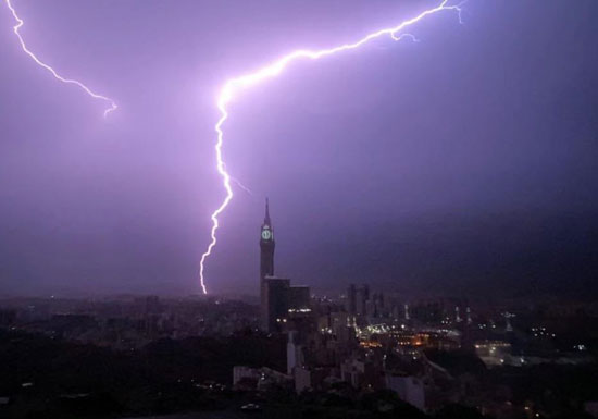44607-البرق-والرعد-فى-مكة-المكرمة--(2)
