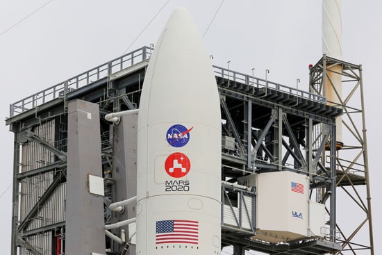تم تجهيز صاروخ United Launch Alliance Atlas V الذي يحمل مركبة