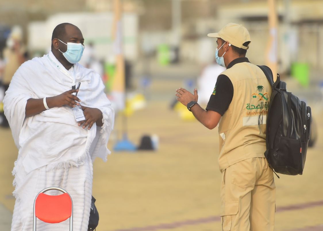 الطواقم الطبية في  خدمة ضيوف الرحمن بمشعر عرفة (2)