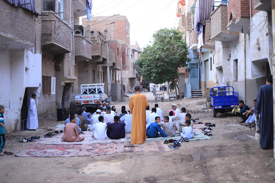 شاهد مخالفات وصلاة العيد بالشوارع ومركز شباب فى محافظة الأقصر (3)