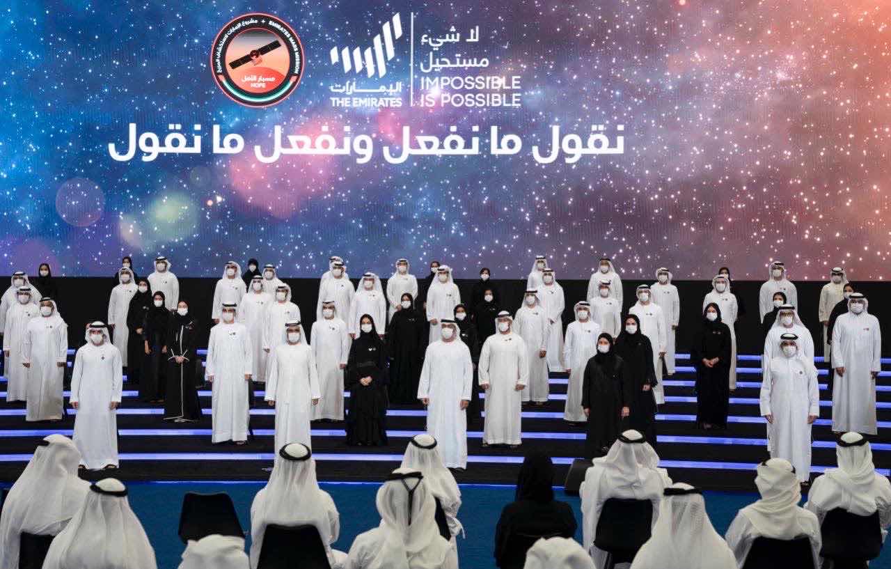 جانب من التكريم جانب من التكريم