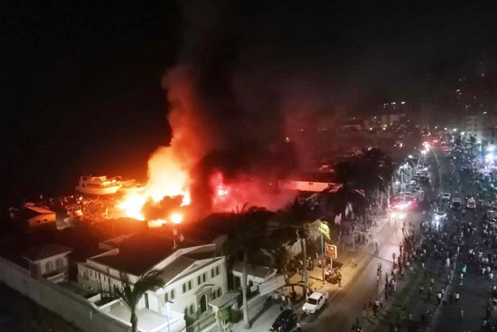 حريق فى منطقة ورش مراكب (2)