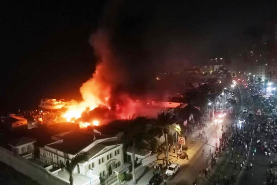 حريق فى منطقة ورش مراكب (1)