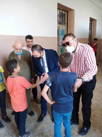 نائب محافظ دمياط يشارك الأطفال فرحتهم بالعيد (4)