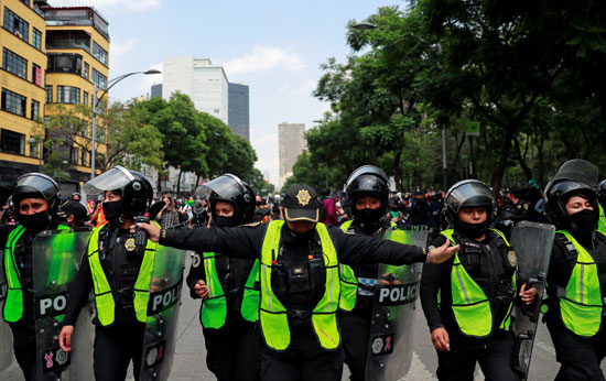 عناصر من الشرطة النسائية فى المكسيك