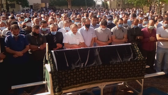 أهالى ديرب نجم وشخصيات عامة فى جنازة الدكتور مصطفى السعيد (6)