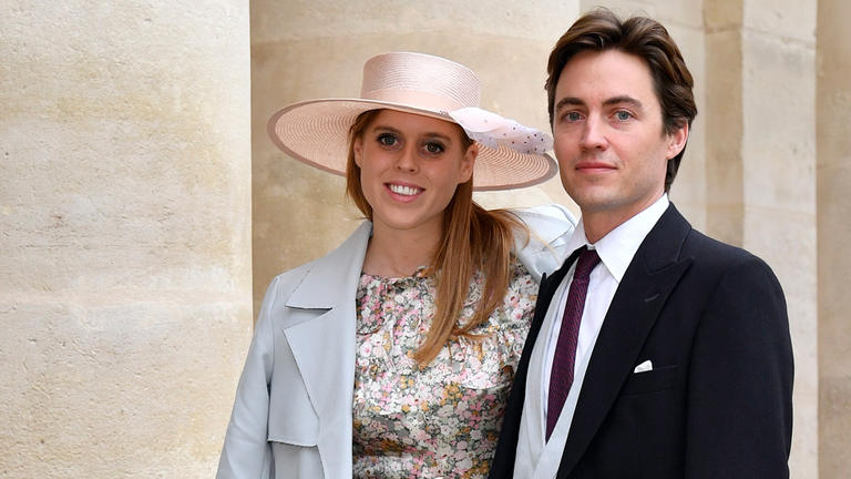 135-185719-family-royal-harry-leave-italy-princess-beatrice-4